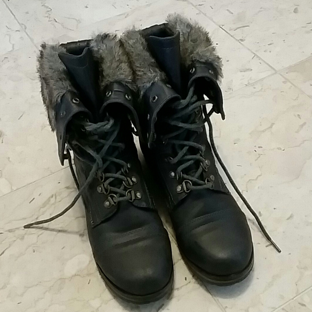 Combat boots
